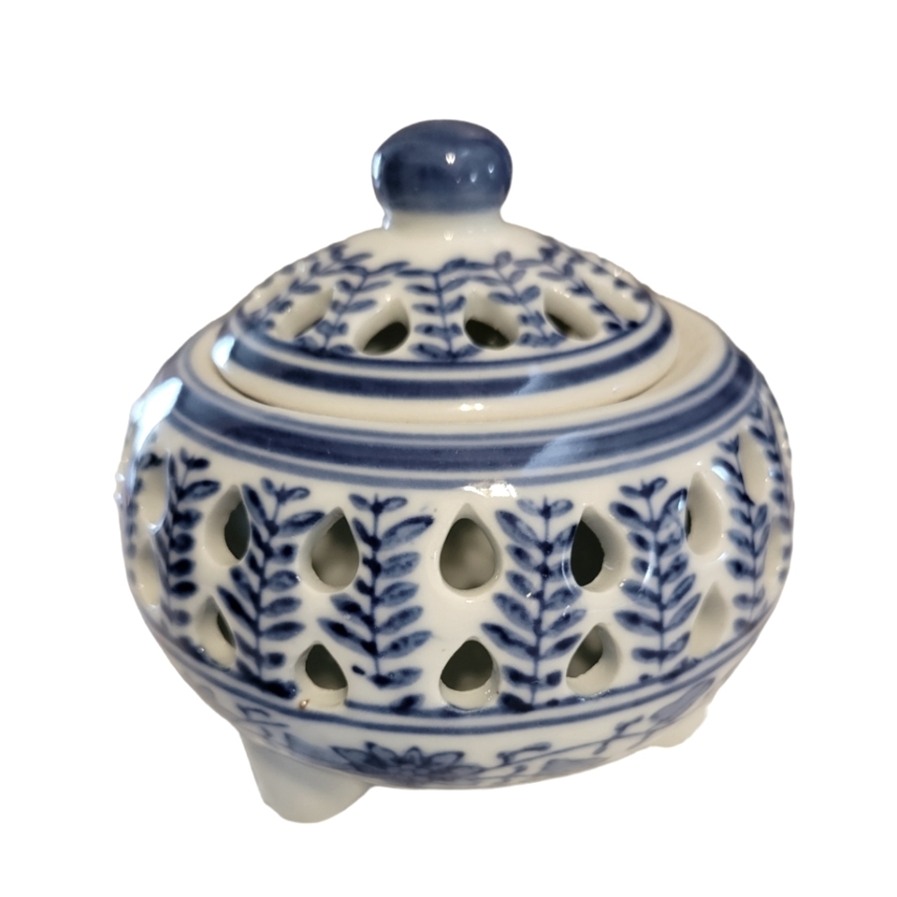 Pomander Pot with lid